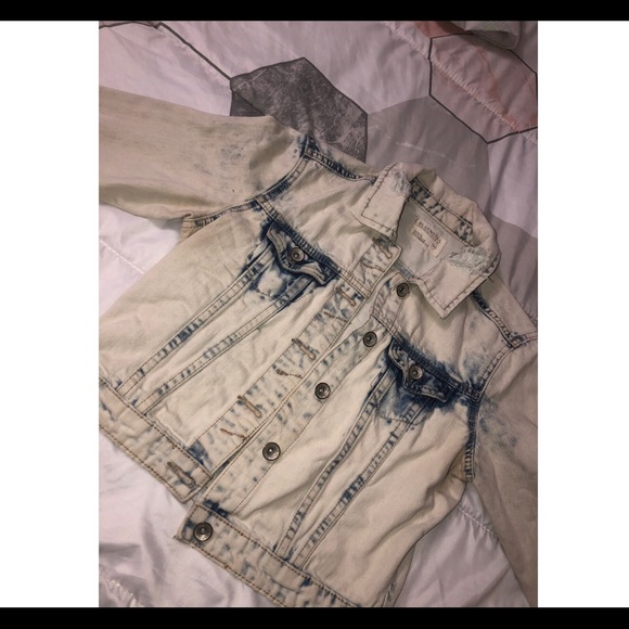 BlueNotes Jean Jacket - Picture 2 of 4